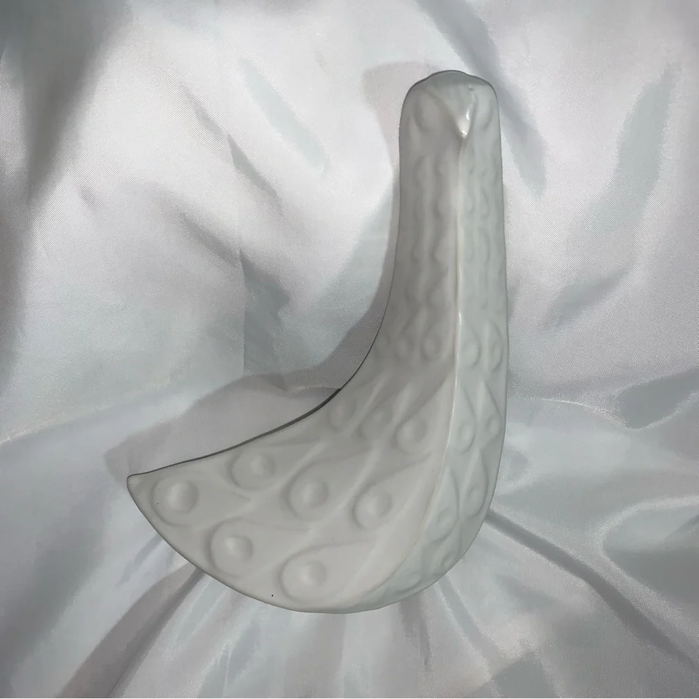 JONATHAN ADLER white salt glazed pottery MEDIUM BIRD figurine of Menagerie Trio